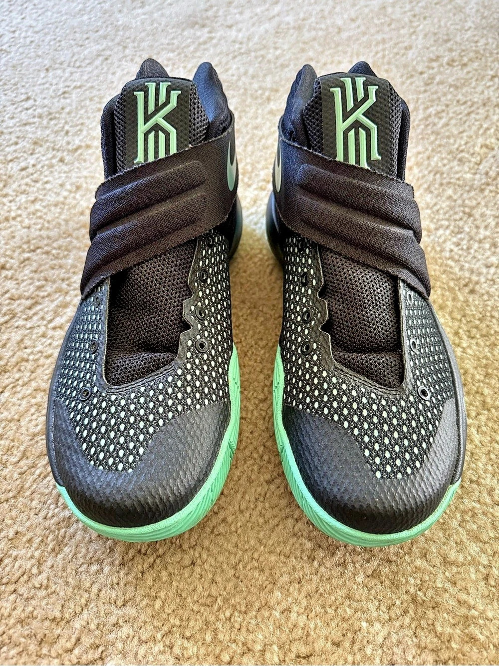 Nike Kyrie 2 "Green Glow" Basketball Shoes Black & Green *MISSING LACES*